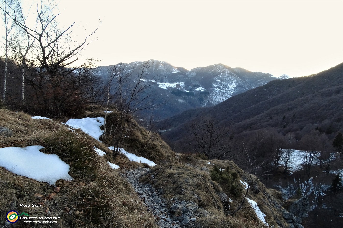 81 Agganciato il sentiero che scende dalla Sella di Avolasio.JPG